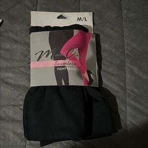 Mari Clare Black Seamless Tight Pants